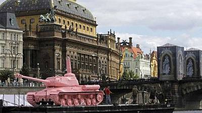 Un tanque rosa en Praga