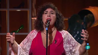 Celeste Alías interpreta 'La enorme distancia' de Chavela Vargas