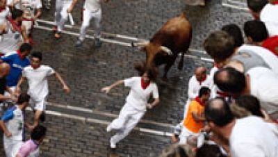 Cuarto encierro de San Fermín 2016 muy rápido y accidentado con los Pedraza de Yeltes