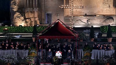 Semana Santa 2022 - Via Crucis desde el Coliseo de Roma