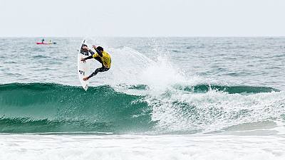 Cuatro españoles clasificados para la segunda ronda de los ISA World Surfing Games