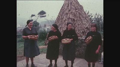 La poesía popular oral de las ‘cantareiras’