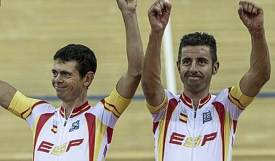 Joan Llaneras y Antonio Tauler ganan la medalla de plata en los Juegos Olímpicos de Pekín '08 en ciclismo en pista