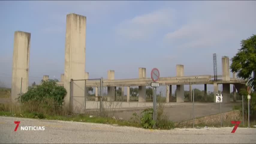 Temporada 5 Número 446 / 12/12/2018 Aipro critica retraso obras piscina