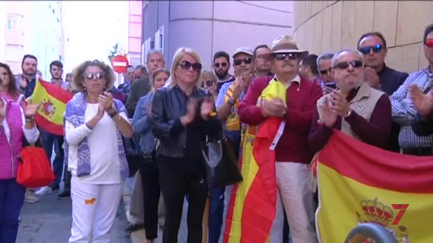 Temporada 1 Número 209 / 21/10/19 La ciudadanía apoya a la Policía Nacional desplazada a Cataluña