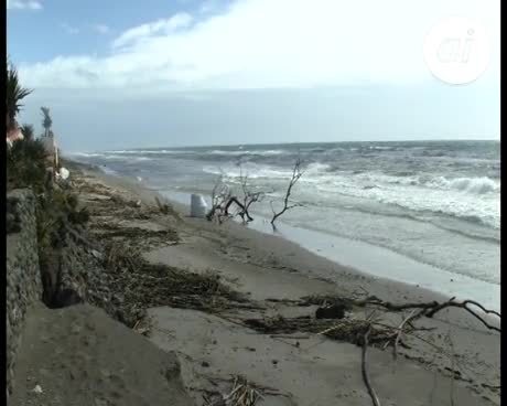 Temporada 4 Número 680 / 08/05/2018 IU reposición playas con arena de las bocanas