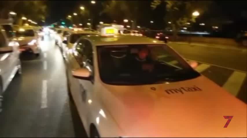 Temporada 1 Número 7 / Conflicto taxi, registro Ayesa, Sevilla de Boda