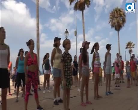 Temporada 2 Número 1357 / 07/07/2016 Clase de zumba en playa