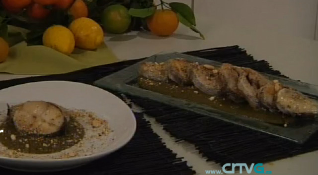 Pescada tostada con salsa de espinacas e améndoas - 25/06/2015 10:30