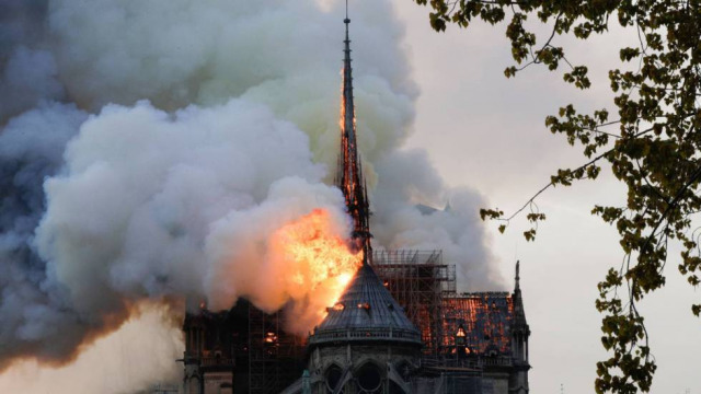 incendio catedral Notre Dame de París - 16/04/2019 00:13