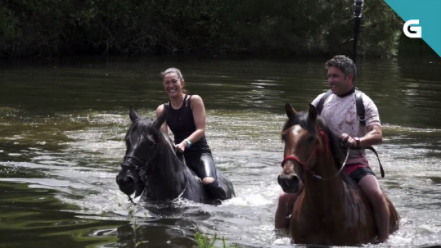 Estíbaliz emociónase ao atravesar unha lagoa ao lombo dun cabalo - 09/12/2019 22:10