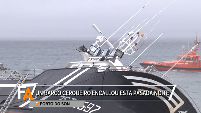 Un barco pesqueiro encallou esta pasada noite en Porto do Son - 12/11/2019 17:05