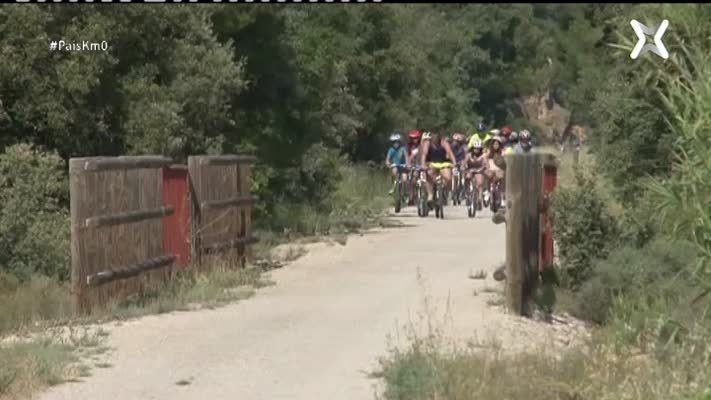 Recorrem la via verda de la Vall de Zafán